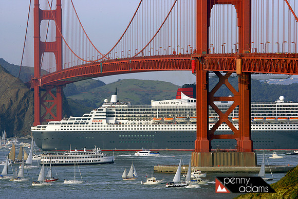 Queen Mary II Sailing Under the Golden Gate Bridge, San Francisco, Febuary 2007